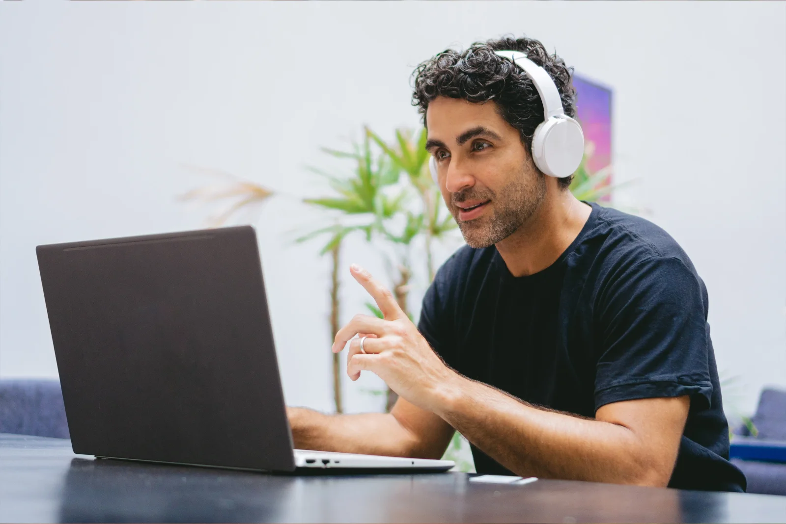 Canadian student exploring science concepts during an online tutoring session